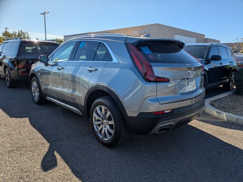 Used 2023 Cadillac XT4 Premium Luxury image 4