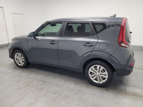 Used 2021 Kia Soul LX image 3