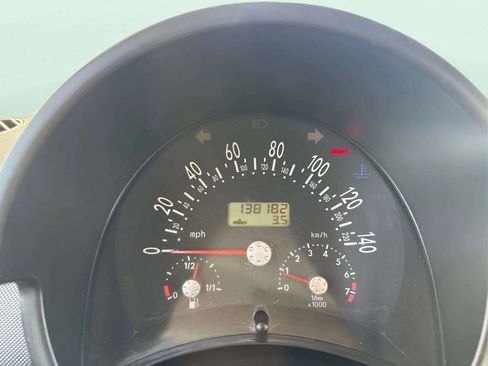Used 2001 Volkswagen Beetle GLS image 14