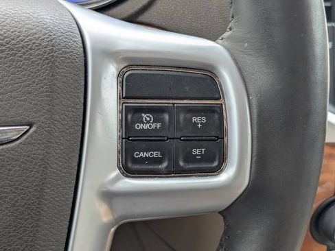Used 2014 Chrysler 300 C RWD image 30