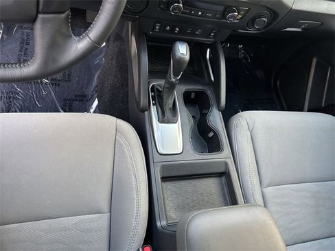 Used 2022 Nissan Frontier SV image 23