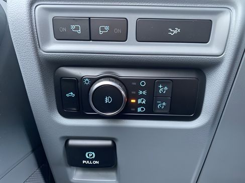 Certified 2022 Ford F150 XLT w/ Equipment Group 302A High image 17