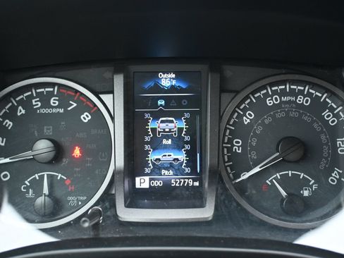 Used 2021 Toyota Tacoma TRD Off-Road w/ Technology Package AWD/4WD image 14