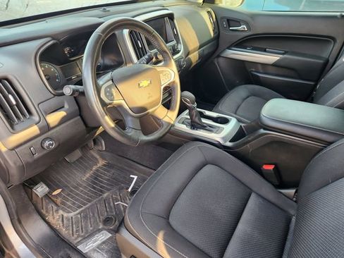 Used 2022 Chevrolet Colorado LT RWD image 8