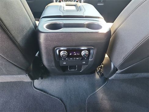 Certified 2024 GMC Yukon SLT w/ SLT Luxury Package image 13