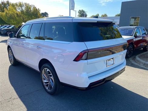 New 2025 Lincoln Navigator Reserve image 26