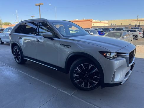 Used 2024 MAZDA CX-90 Plug-In Hybrid w/ Premium Pkg image 6