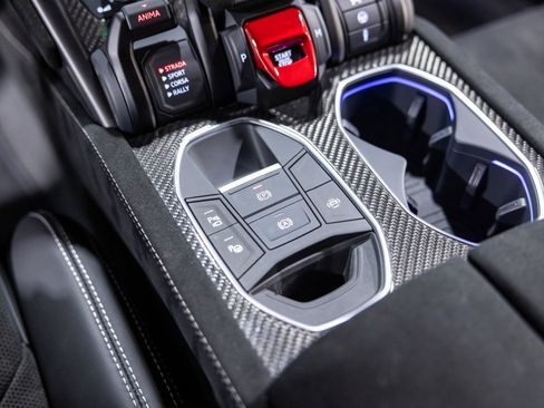 Used 2023 Lamborghini Urus Performante image 51