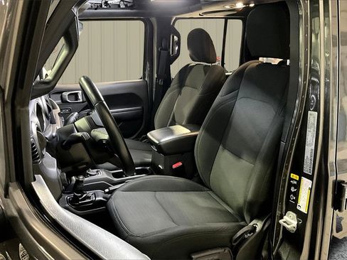 Used 2021 Jeep Wrangler Unlimited Sport image 21