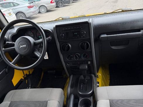 Used 2009 Jeep Wrangler Unlimited X RWD image 16