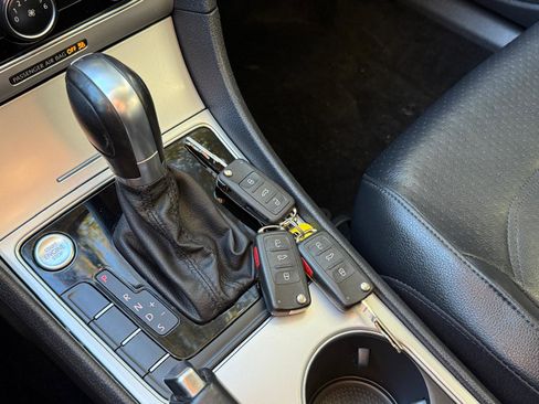 Used 2019 Volkswagen Passat 2.0T Wolfsburg image 30