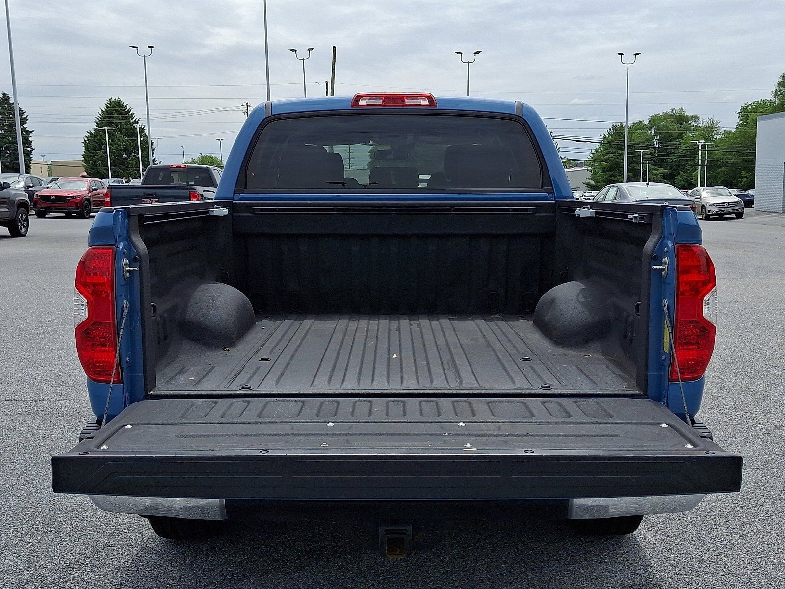 Used 2019 Toyota Tundra SR5 w/ SR5 Upgrade Package AWD/4WD image 28