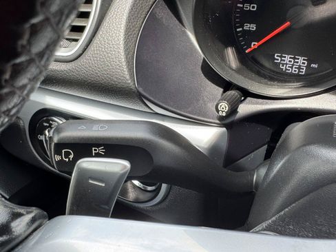 Used 2018 Porsche 718 Boxster RWD image 25