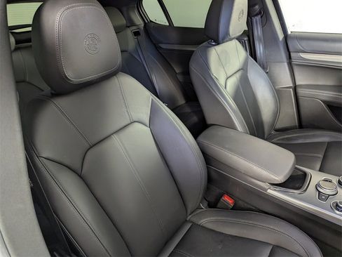 Used 2024 Alfa Romeo Stelvio Ti image 35