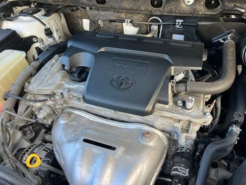 Used 2016 Toyota RAV4 SE image 33