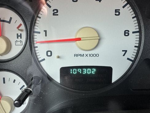 Used 2005 Dodge Ram 1500 Truck SLT w/ Daytona Edition Group AWD/4WD image 16