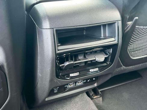 Used 2023 Jeep Grand Cherokee Limited AWD/4WD image 24