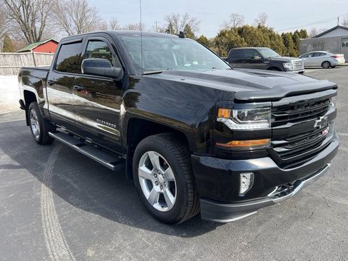 Used 2018 Chevrolet Silverado 1500 LT w/ All Star Edition image 3