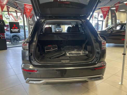 New 2026 Mitsubishi Outlander SE AWD/4WD image 9