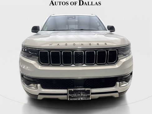 Used 2024 Jeep Wagoneer L Series II RWD image 3
