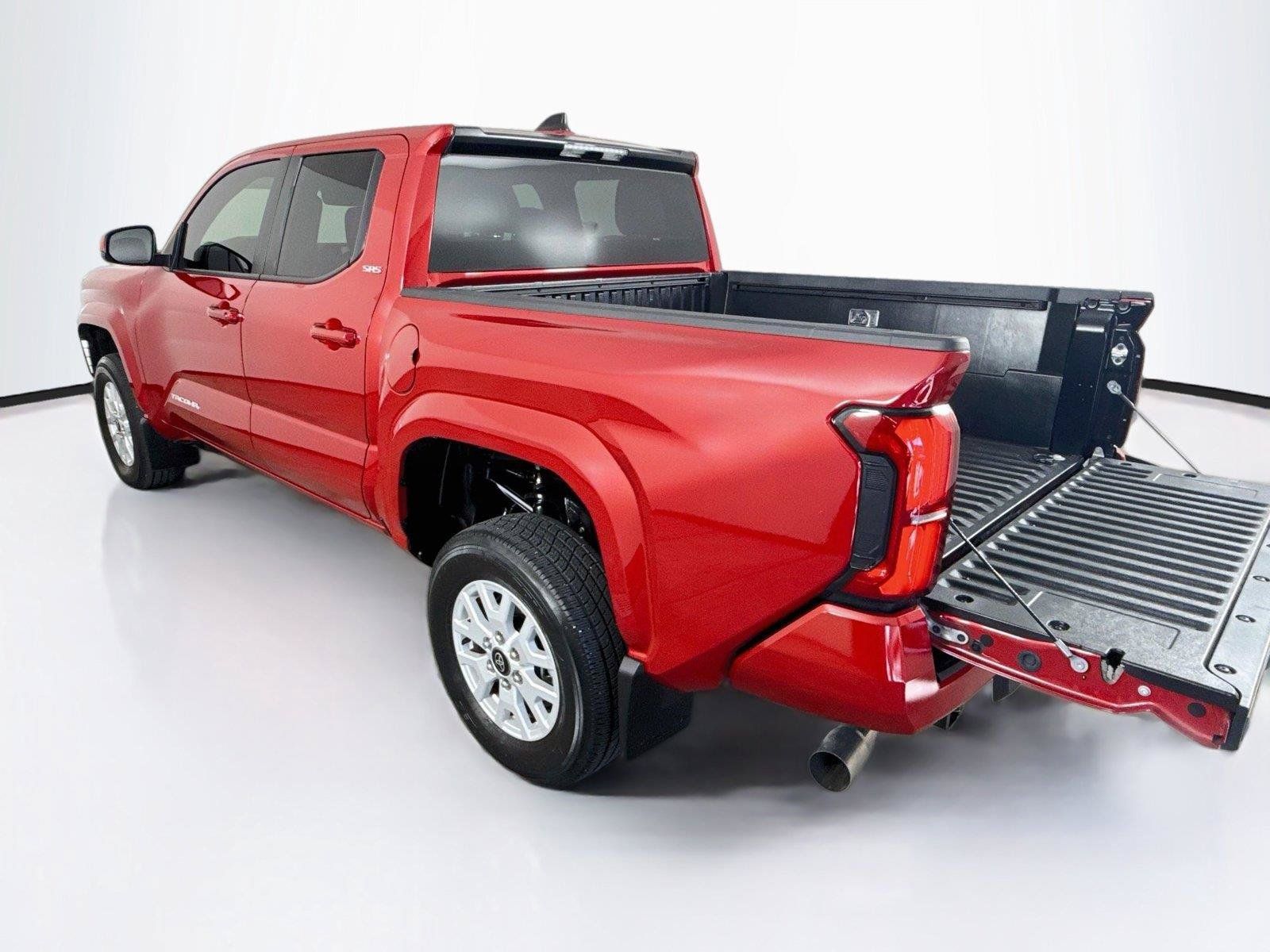 Used 2026 Toyota Tacoma SR5 RWD image 3