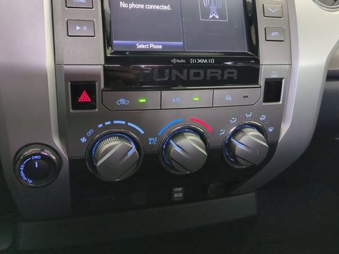 Used 2018 Toyota Tundra SR5 AWD/4WD image 27
