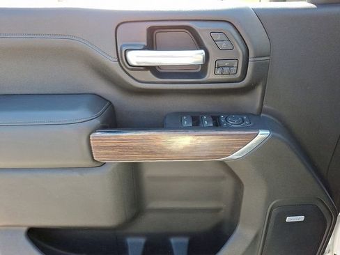 Used 2021 Chevrolet Silverado 2500 High Country w/ Z71 Off-Road Package image 13