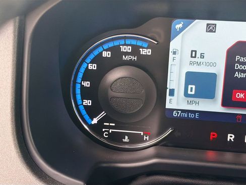 Used 2024 Ford Bronco Badlands image 38