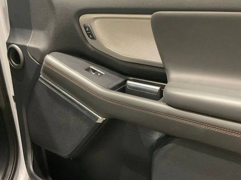 Used 2025 Ford Expedition Active RWD image 17