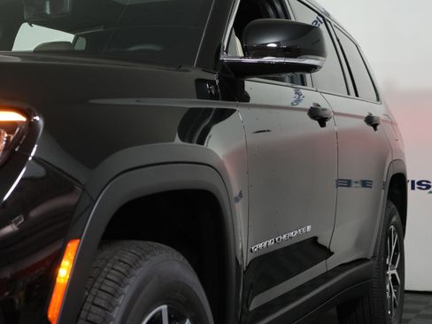 New 2025 Jeep Grand Cherokee L Limited w/ Luxury Tech Group II image 12
