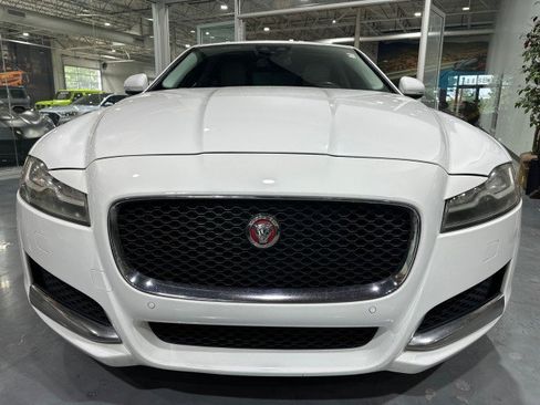 Used 2017 Jaguar XF Prestige AWD/4WD image 16