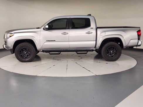 Used 2021 Toyota Tacoma SR5 RWD image 5