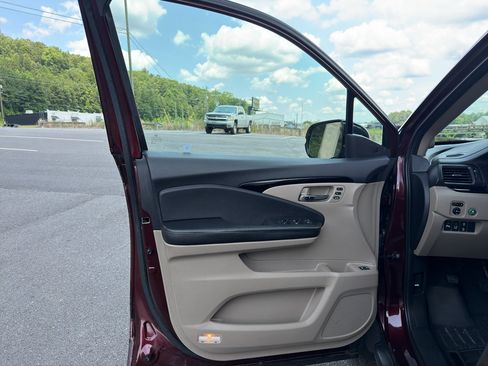Used 2017 Honda Pilot Elite image 9