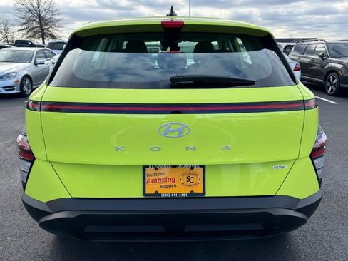Certified 2025 Hyundai Kona SE image 4