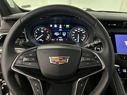 Used 2025 Cadillac XT5 Premium Luxury w/ Technology Package AWD/4WD image 15