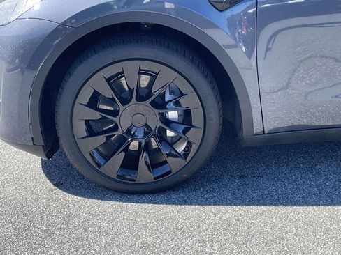 Used 2023 Tesla Model Y Long Range image 9