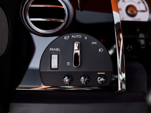 Used 2020 Rolls-Royce Wraith RWD image 46