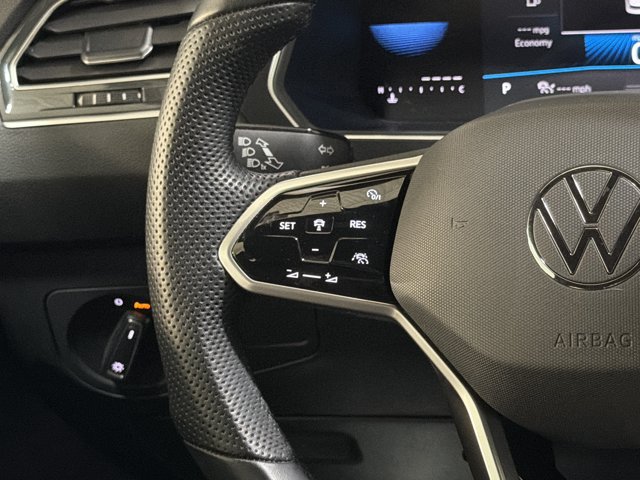 Certified 2024 Volkswagen Tiguan SE R-Line AWD/4WD image 29