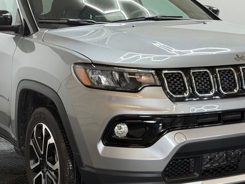 Certified 2024 Jeep Compass Limited image 2