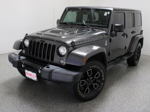 Used 2017 Jeep Wrangler Unlimited Sahara AWD/4WD image 2