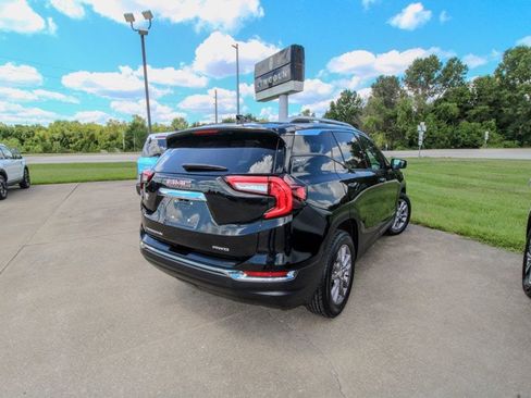 Used 2023 GMC Terrain SLT image 3