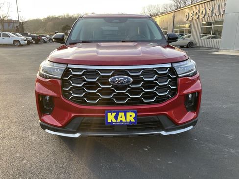 Certified 2025 Ford Explorer Platinum w/ Ultimate Package AWD/4WD image 4