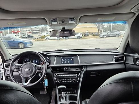 Used 2018 Kia Optima S w/ Panoramic Sunroof Package image 14