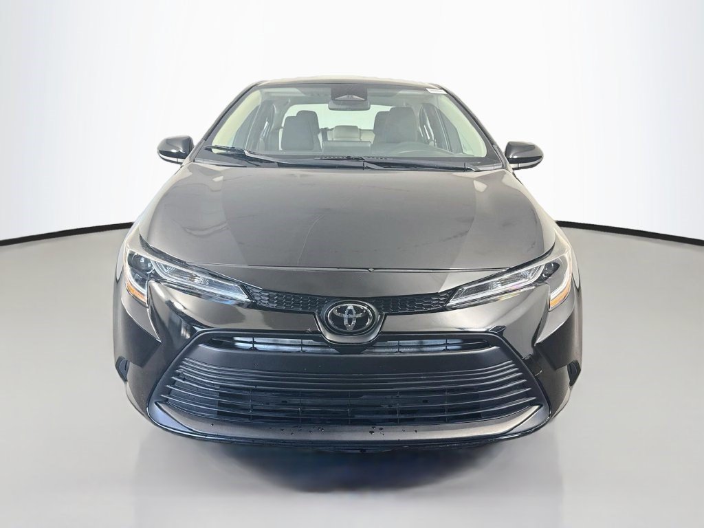 Used 2023 Toyota Corolla LE FWD image 2