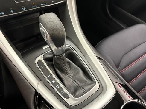 Used 2014 Ford Fusion SE FWD image 19