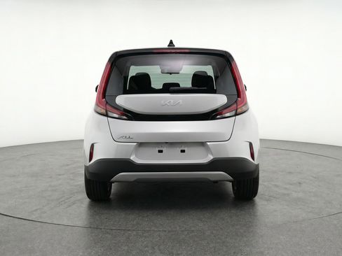 Used 2025 Kia Soul LX w/ LX Technology Package FWD image 6