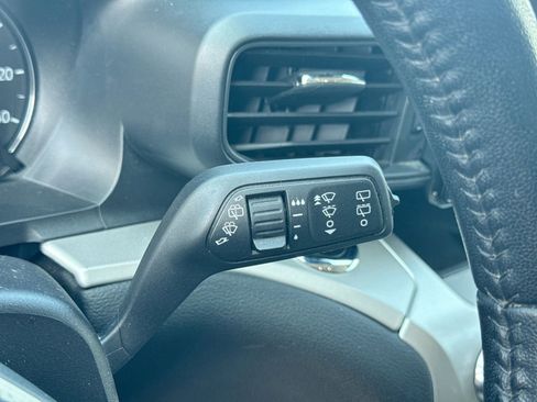 Used 2022 Ford Explorer XLT w/ Class IV Trailer Tow Package AWD/4WD image 29