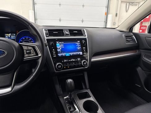 Used 2018 Subaru Outback 2.5i Limited AWD/4WD image 16
