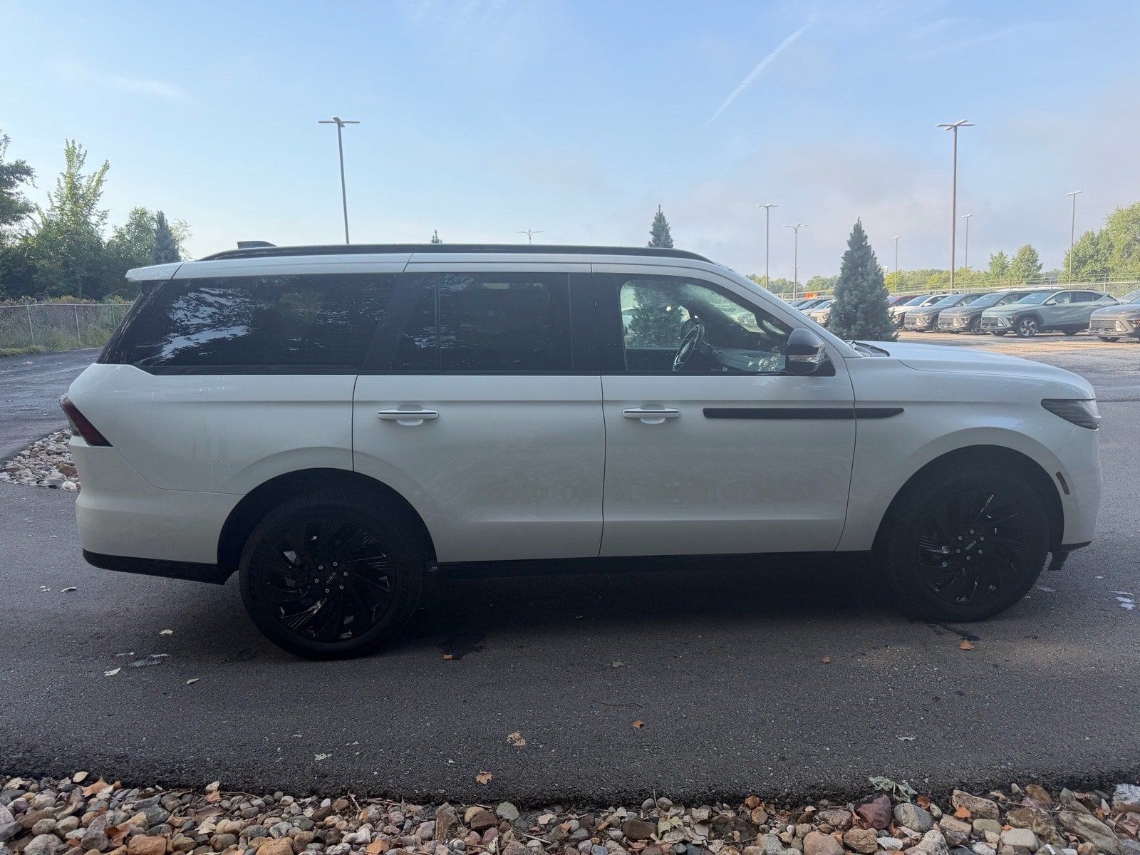New 2027 Lincoln Navigator Reserve w/ Jet Appearance Package AWD/4WD image 6