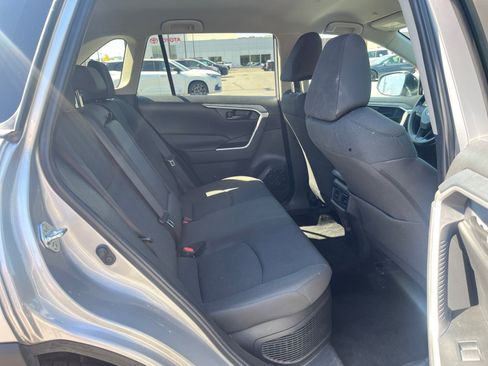 Used 2025 Toyota RAV4 LE AWD/4WD image 16
